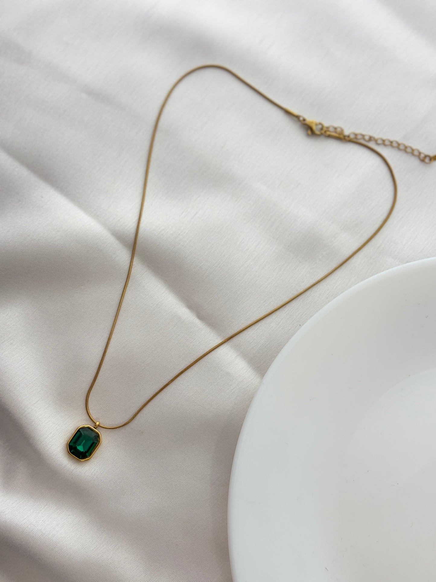 Gold Emerald Pendant Necklace