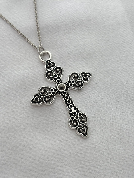 Elora Cross