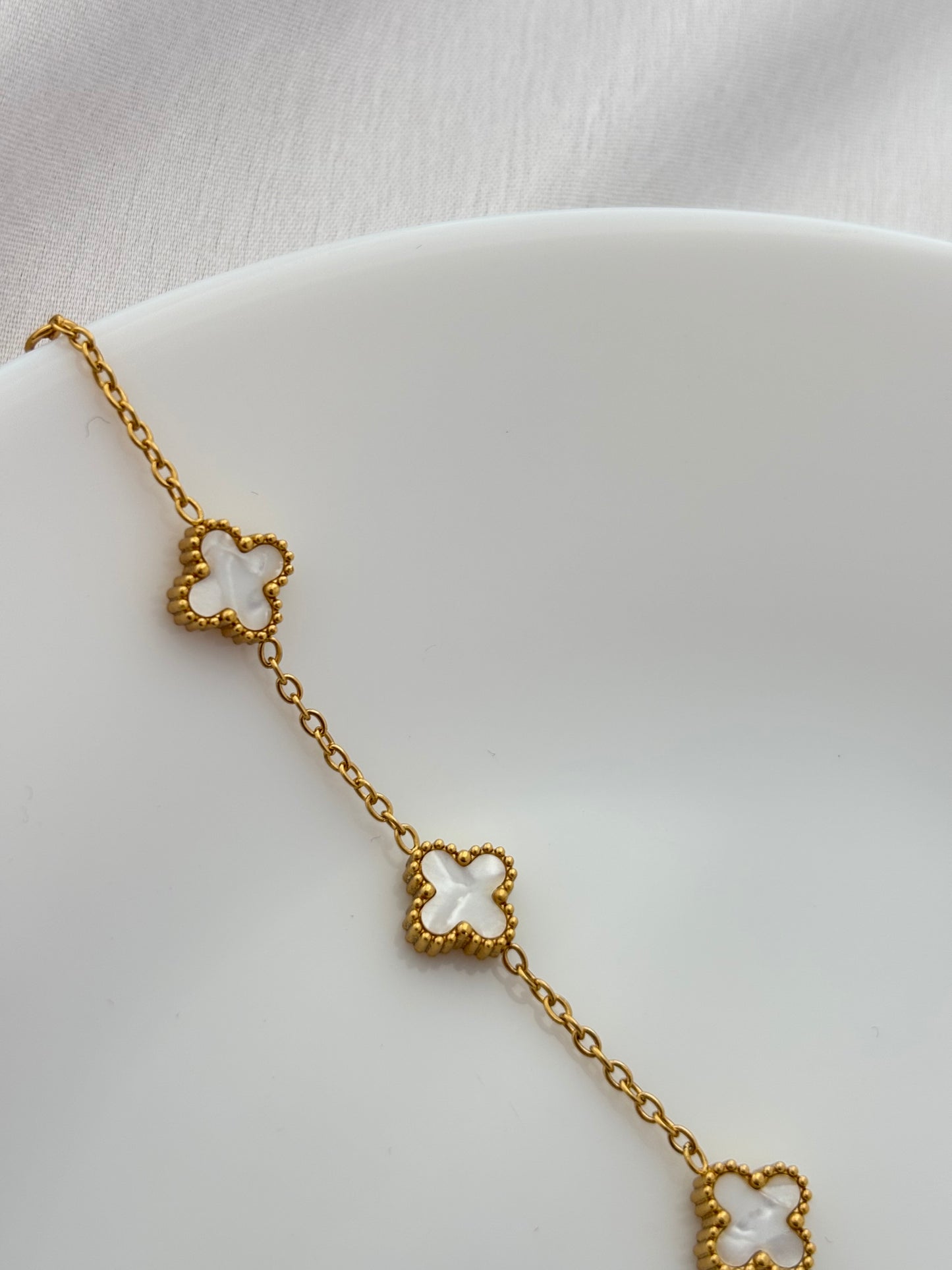 Elegant Mini  White Clover Anti Tarnish Bracelet