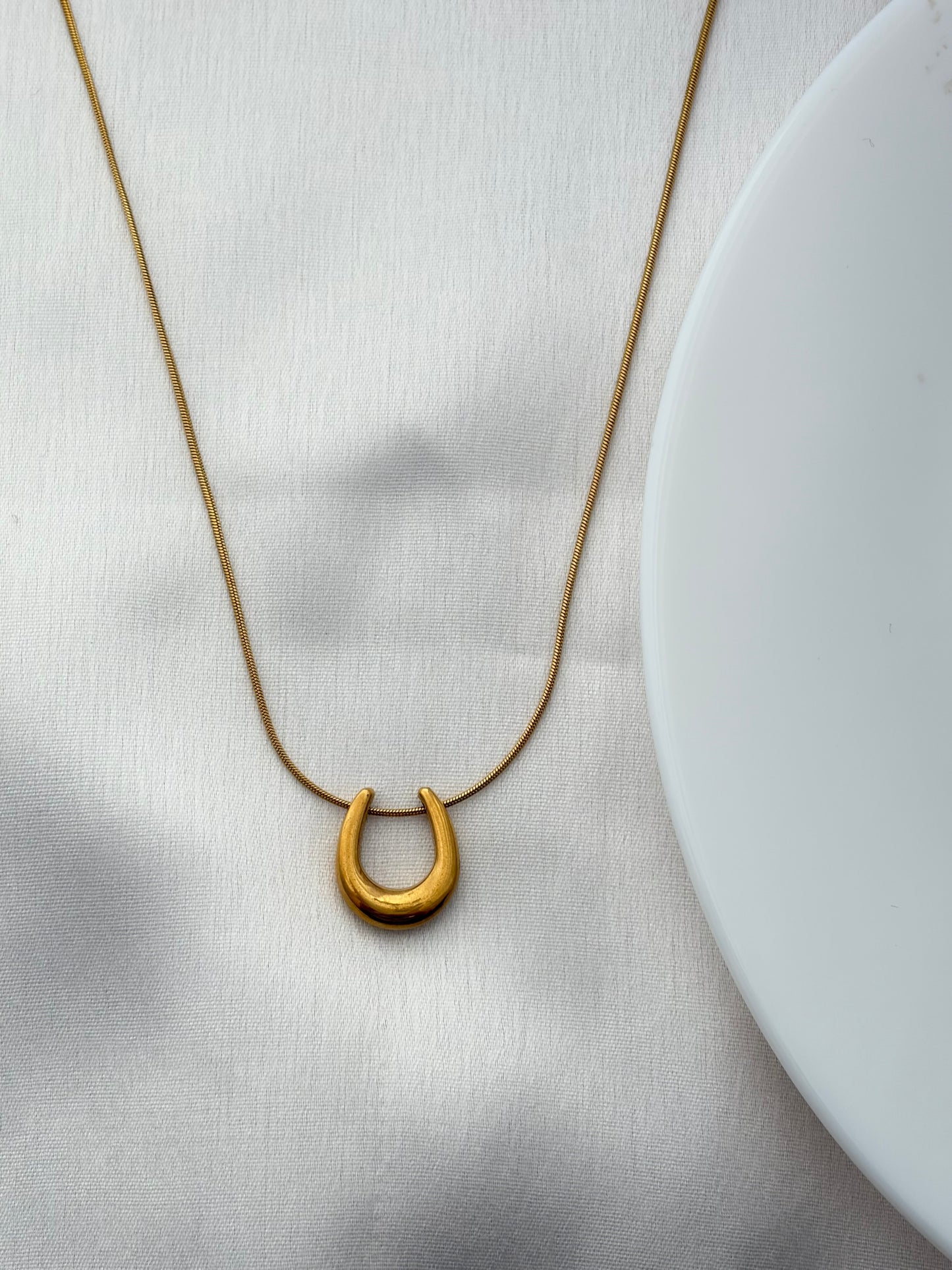 Anti-Tarnish Gold Horseshoe Necklace