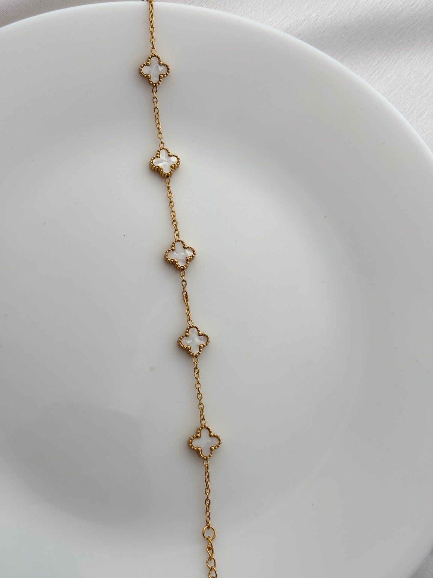 Elegant Mini  White Clover Anti Tarnish Bracelet