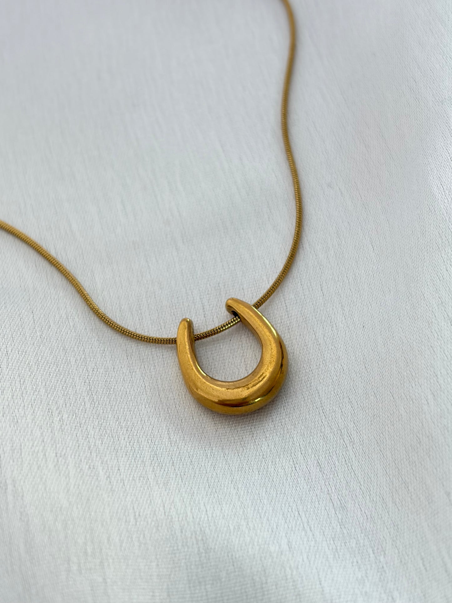 Anti-Tarnish Gold Horseshoe Necklace