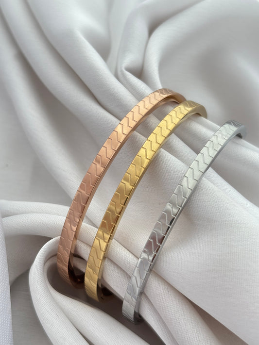 Sleek Designer Kada