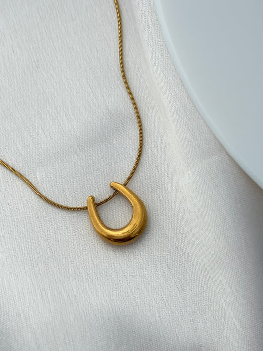 Anti-Tarnish Gold Horseshoe Necklace