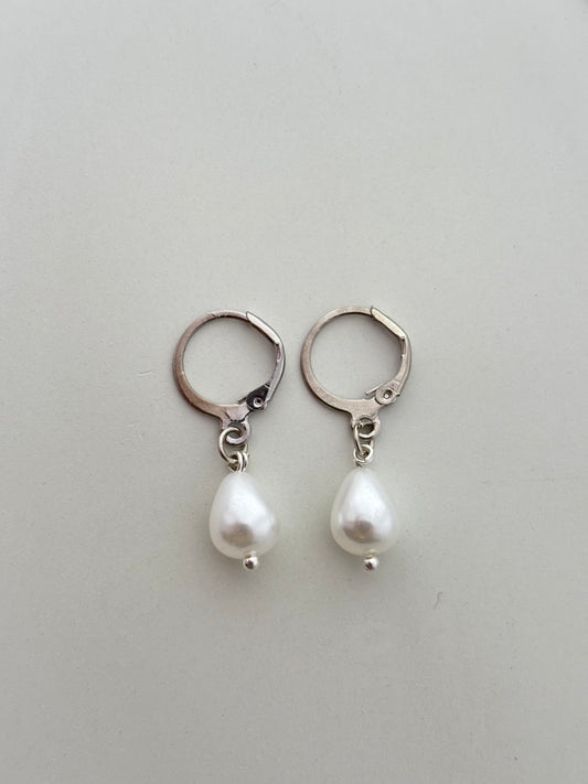Dainty Baroque Pearl Drop Huggies
